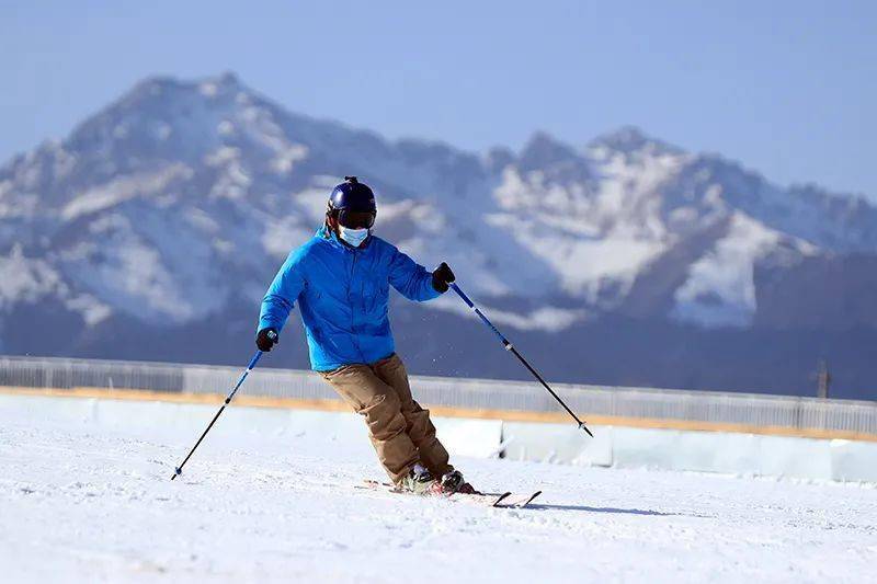 新疆vs日本滑雪直播视频，两座雪山的真实对比